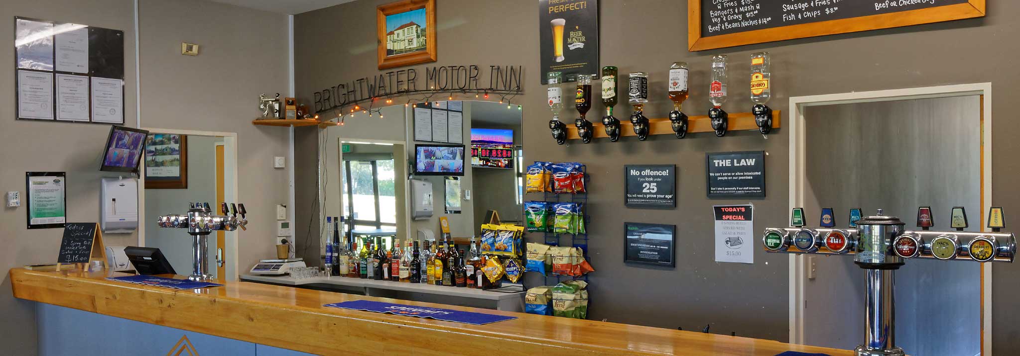 Brightwater motor inn bar